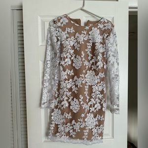 DRESS THE POPULATION BEIGE LACE/TAN DRESS 🌹